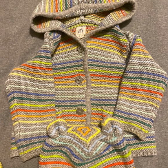 Baby 2 Gap Bear Sweaters and hat and Columbia jacket 6-12months great condition - Picture 2 of 6